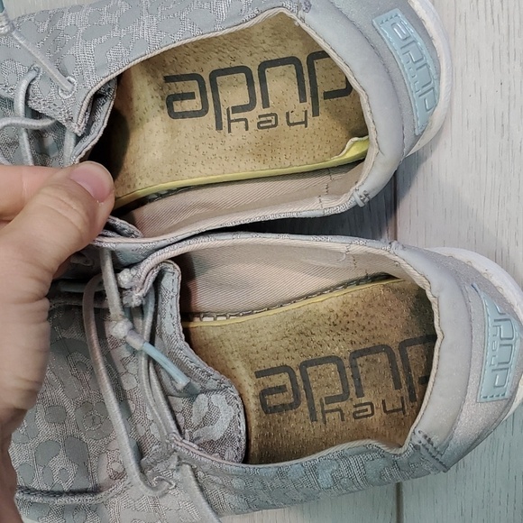 Hey Dude Wendy Youth Cat Eye Grey Loafer Slip On shoes sz Y2-L3 - Picture 11 of 12